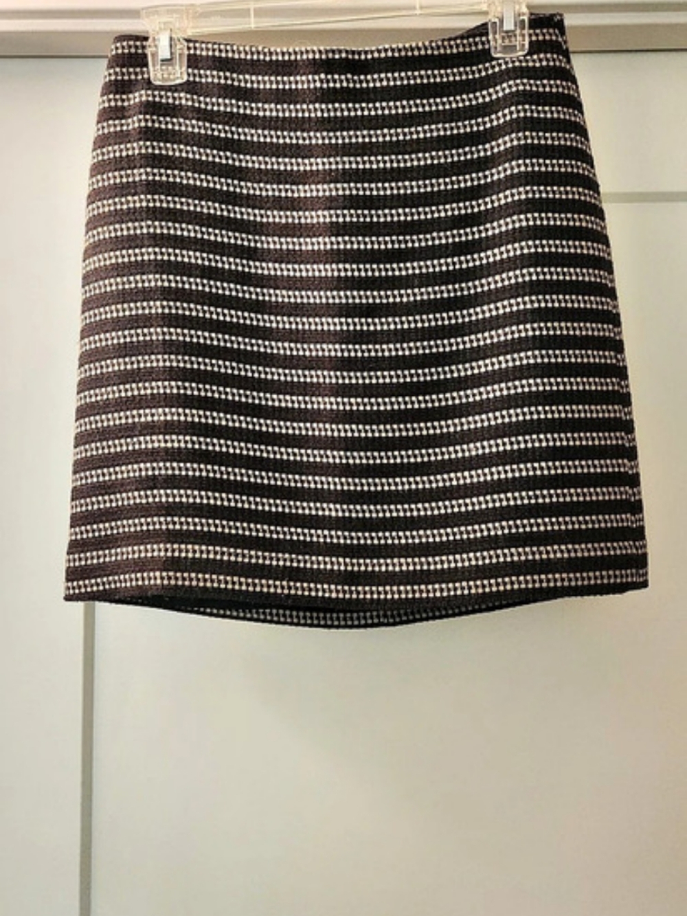 LOFT Striped Mini Skirt in Navy & Gold Size 4P Like New